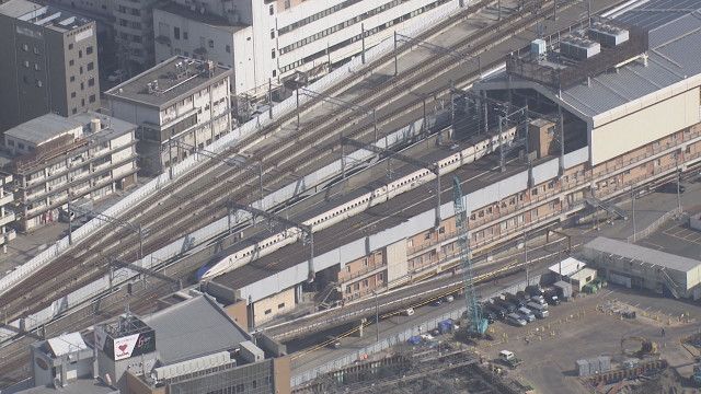 【鉄道】駅員に声掛けられた60代女性が新幹線ホームから線路へ…レールの間に落ち、列車は体の上を通過　命に別状なし　JR新潟駅